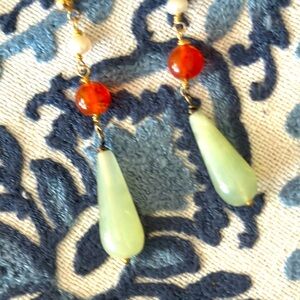 Elegant carnelian jade and fresh water pearls 14kt gold ball posts